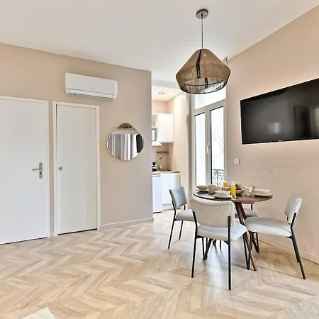 Proche Parc Monceau - Iii Paris