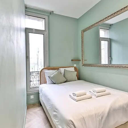 Appartement Proche Parc Monceau - Iii