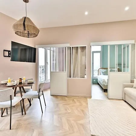 Proche Parc Monceau - Iii Appartement